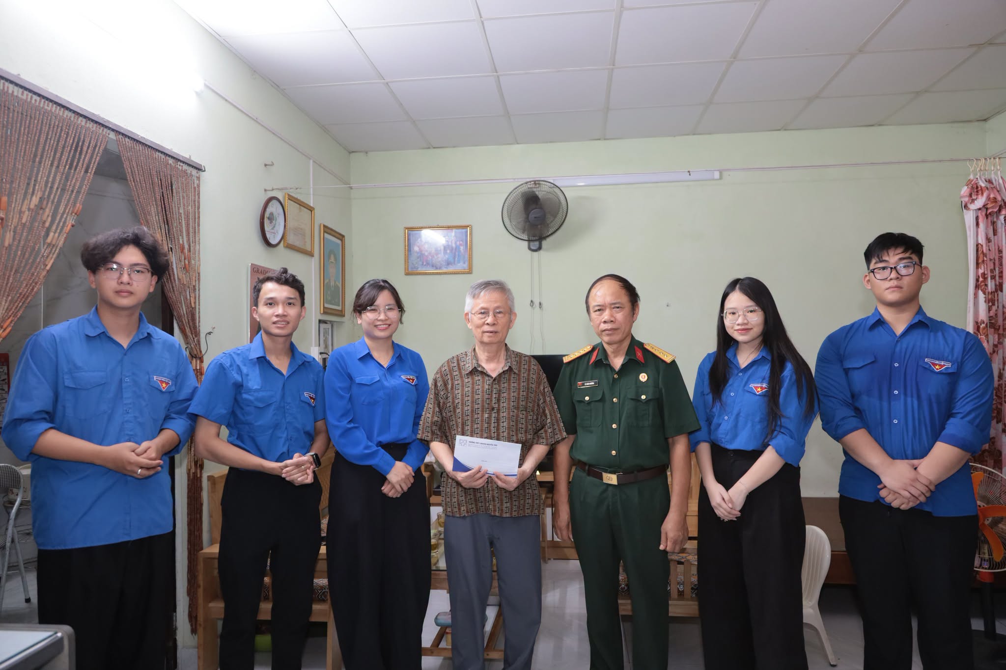Bữa cơm nghĩa tình - gắn kết các thế hệ
